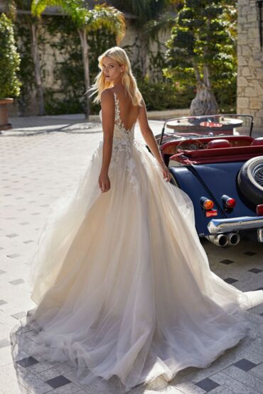Prinzessin Brautkleid „Nikola“ von MODECA