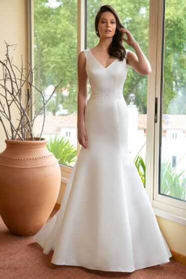 Fit and Flare Brautkleid AL39 von A Bela Noiva