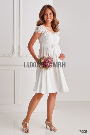 Umstands-Brautkleid 7505 von LUXUAR Magic Brides