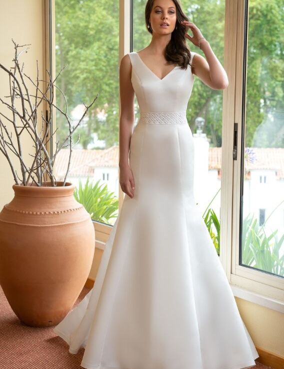 Fit and Flare Brautkleid AL39 von A Bela Noiva